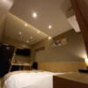 ホテル 小山 (KOYAMA）(新宿区/ラブホテル)の写真『101号室の天井照明』by angler