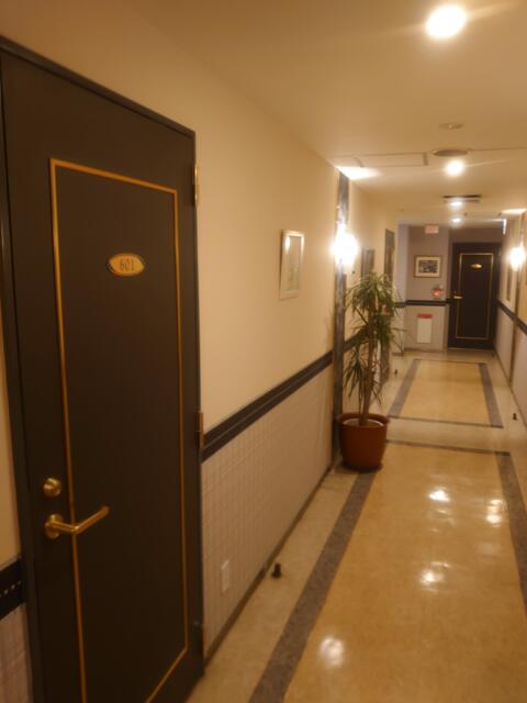 ホテル ウエスト(品川区/ラブホテル)の写真『6階部屋前通路』by momomo