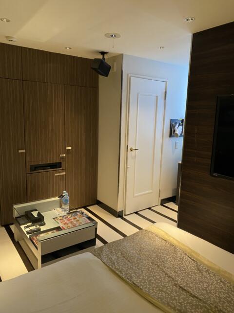HOTEL Villa Senmei(ヴィラ センメイ）(大田区/ラブホテル)の写真『207号室(左奥から手前)』by こねほ
