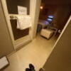 HOTEL ZERO MARUYAMA(渋谷区/ラブホテル)の写真『302号室 入り口からの室内 照明点灯前』by angler