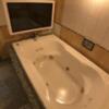 HOTEL Dior7(ディオールセブン)(浜松市/ラブホテル)の写真『401号室　浴槽と浴室TV(内風呂)』by ま〜も〜る〜