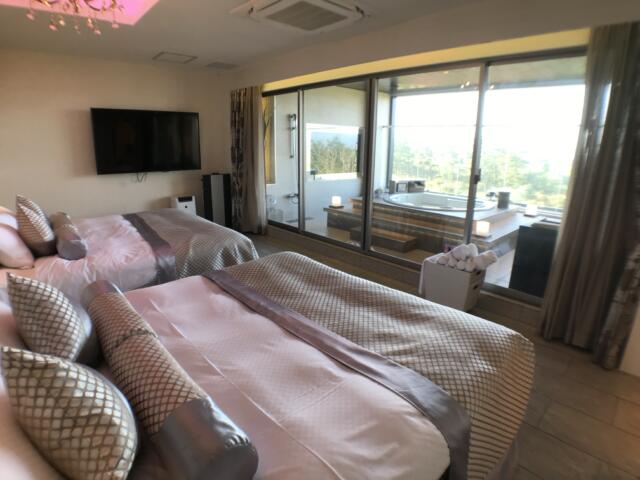 HOTEL Dior7(ディオールセブン)(浜松市/ラブホテル)の写真『401号室　ベットルーム　別角度』by ま〜も〜る〜