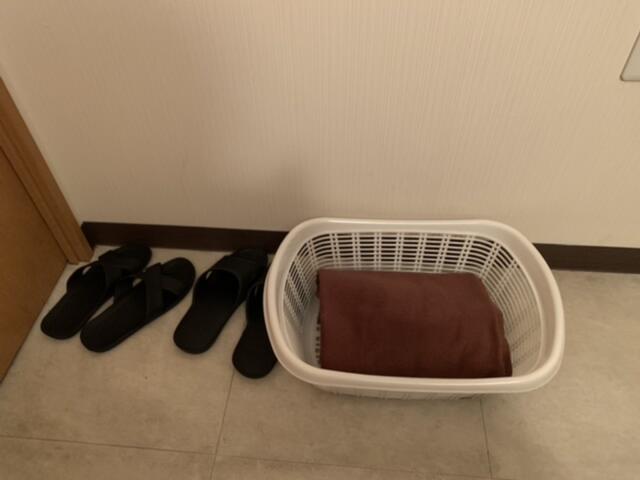 レンタルルーム ROOMS(新宿区/ラブホテル)の写真『2号室　スリッパ×2 バスタオル』by 東京都
