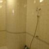 SALA（サーラ）(横浜市港北区/ラブホテル)の写真『507号室（浴室奥からシャワー部分。ヘッドは横向き）』by 格付屋