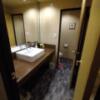 HOTEL STATION スクエア(台東区/ラブホテル)の写真『305号室 洗面所。結構横に広くて、二人並べます。少し改装したのか、シンクは新しいタイプになっております、』by きょうけん