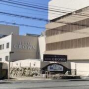 HOTEL CROWN （クラウン）(京都市右京区/ラブホテル)の写真『昼の外観』by まさおJリーグカレーよ