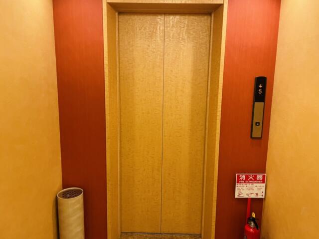 HOTEL STATION インペリアル(台東区/ラブホテル)の写真『エレベーター』by miffy.GTI