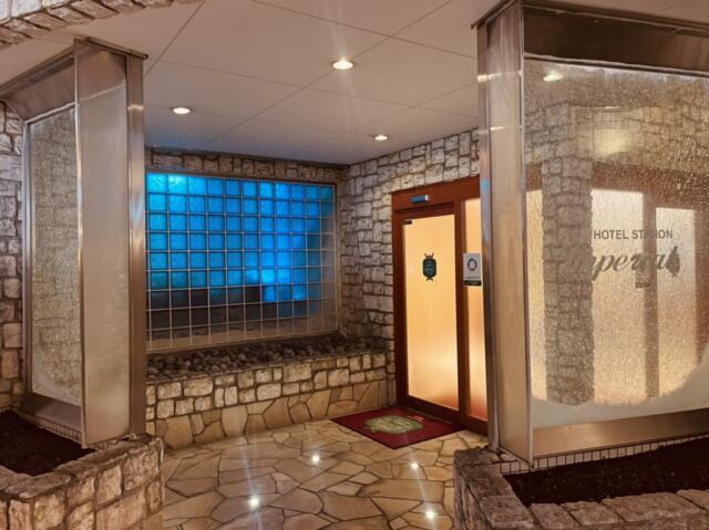 HOTEL STATION インペリアル(台東区/ラブホテル)の写真『夜の入口』by miffy.GTI