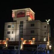 ホテル AYAM(米子市/ラブホテル)の写真『夜の外観』by まさおJリーグカレーよ