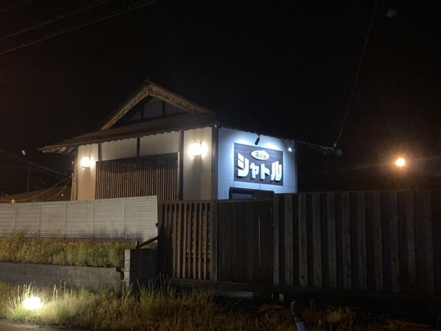 ホテル シャトル(斐川町/ラブホテル)の写真『夜の外観』by まさおJリーグカレーよ