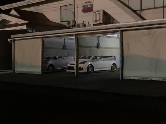 ホテルワイン倶楽部(斐川町/ラブホテル)の写真『駐車場』by まさおJリーグカレーよ