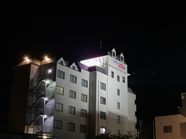 ホテルUSA(山口市/ラブホテル)の写真『夜の外観』by まさおJリーグカレーよ