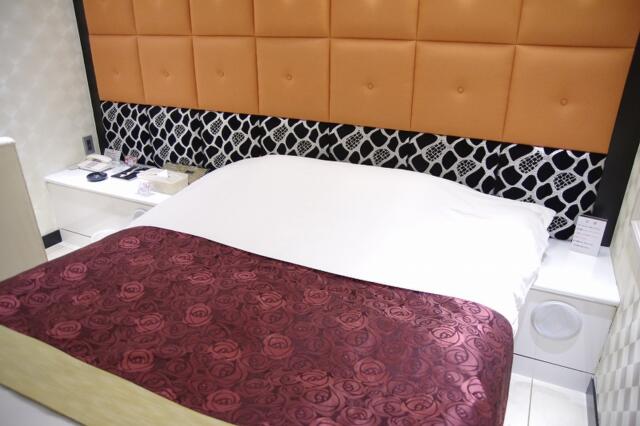ホテル リンデン王子店(北区/ラブホテル)の写真『211号室　ベッド』by マーケンワン