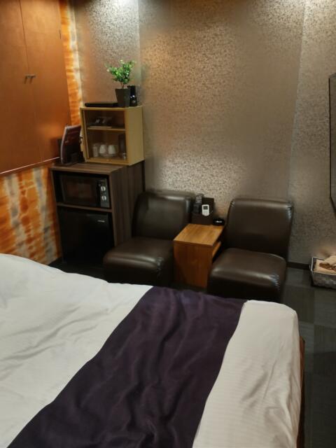 HOTEL ENJU 別邸万華(台東区/ラブホテル)の写真『204号室ベッド1』by よしわランド