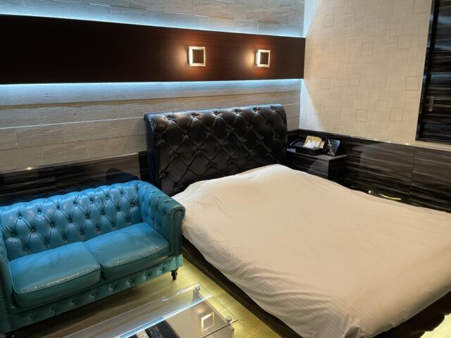 HOTEL 21（トニーワン）(船橋市/ラブホテル)の写真『307号室　ベッド・応接セット』by Infield fly