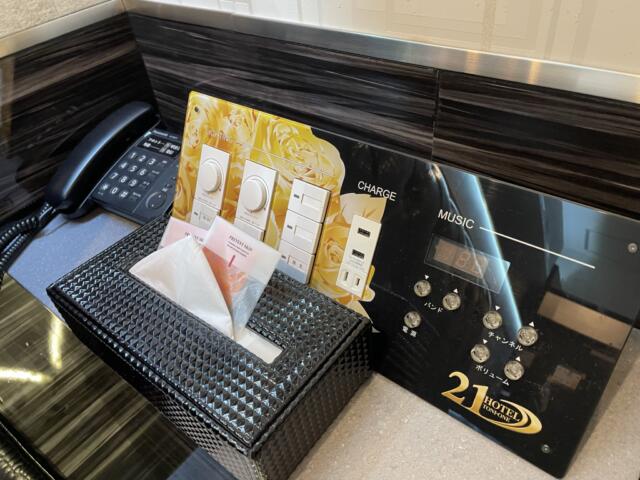 HOTEL 21（トニーワン）(船橋市/ラブホテル)の写真『307号室　ベッドサイド』by Infield fly