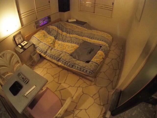 IMAGE２(立川市/ラブホテル)の写真『505号室、ベッドルーム』by koge