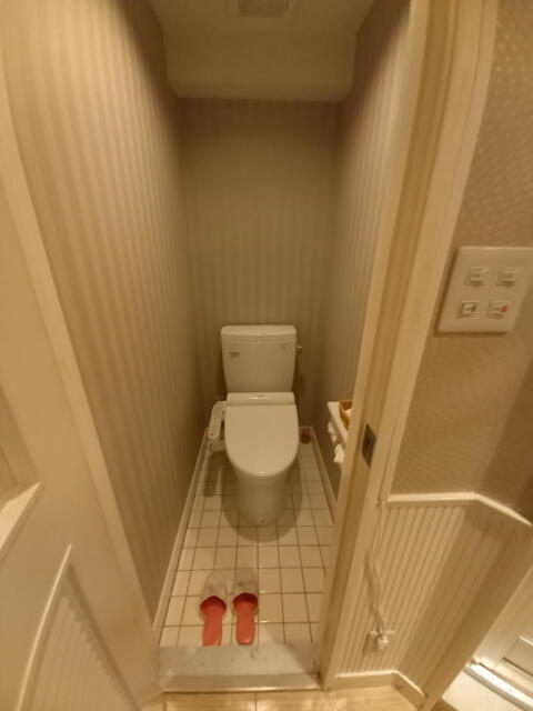 HOTEL ZERO MARUYAMA(渋谷区/ラブホテル)の写真『502号室のトイレ ウォシュレット』by angler
