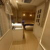 HOTEL ZERO MARUYAMA(渋谷区/ラブホテル)の写真『502号室のくつぬぎからの室内』by angler