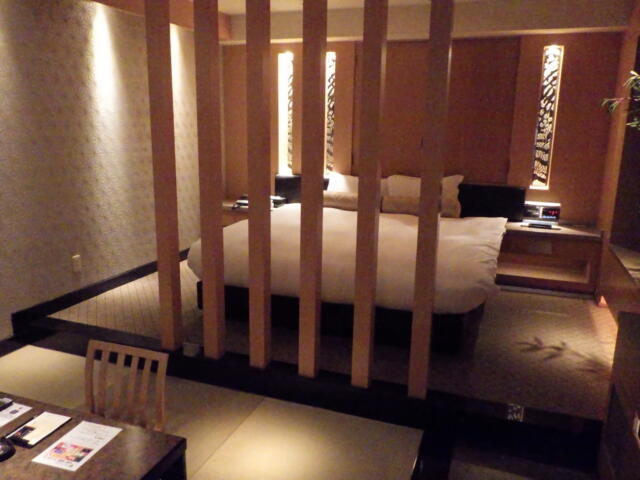 ホテル PASHA(パシャ)(新宿区/ラブホテル)の写真『408号室 ベッド』by ホテルレポったー