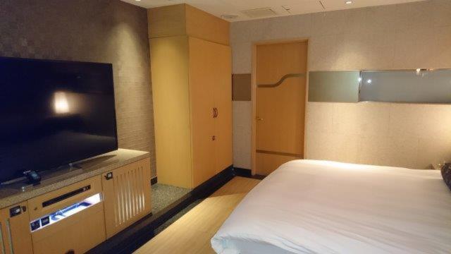 ホテル PASHA(パシャ)(新宿区/ラブホテル)の写真『503号室（部屋奥から入口方向）』by 格付屋