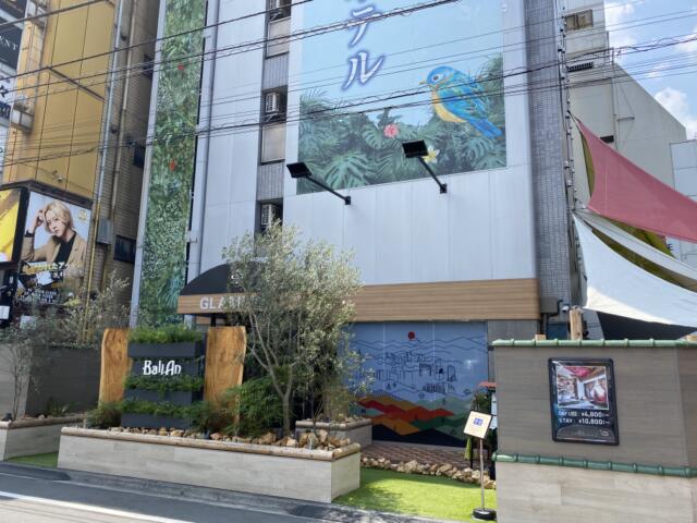 バリアンリゾート新宿グランピング店(新宿区/ラブホテル)の写真『昼の入り口』by カズ35
