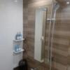HOTEL Balibali ANNEX（バリバリアネックス）(品川区/ラブホテル)の写真『503号室（浴室奥からシャワー部分。スライド固定式でヘッドは壁向き）』by 格付屋