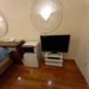 ペリカン(渋谷区/ラブホテル)の写真『205号室 ソファー側からのテレビ』by angler