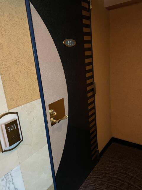 ホテル ATLAS(アトラス)(新宿区/ラブホテル)の写真『301室、ドア前』by かとう茨城47