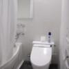 HOTEL KARUTA 赤坂(港区/ラブホテル)の写真『405号室　浴室の洗浄機能付きトイレ』by マーケンワン