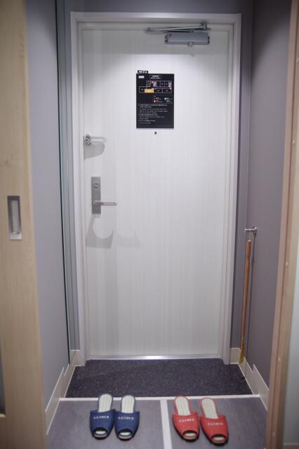 HOTEL KARUTA 赤坂(港区/ラブホテル)の写真『405号室　玄関スペース』by マーケンワン