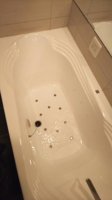 ホテル ルアラ(渋谷区/ラブホテル)の写真『207号室・浴槽』by 郷ひろし（運営スタッフ）