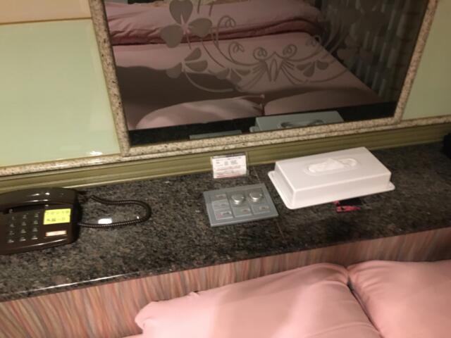 ホテル MARE（マーレ）(品川区/ラブホテル)の写真『507号室　ベッドサイド』by ちげ