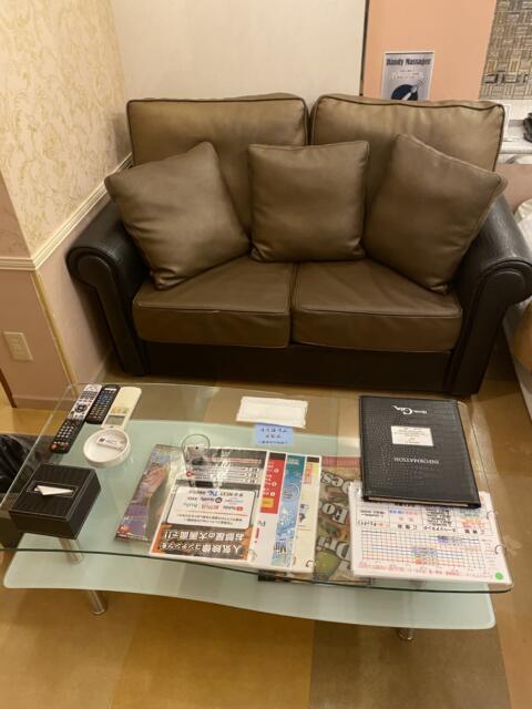 ホテル GIA（ガイア）(宇都宮市/ラブホテル)の写真『603号室(ソファ、テーブル)』by こねほ