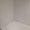 SARA GRANDE五反田(品川区/ラブホテル)の写真『501号室（浴室入口横から奥方向）』by 格付屋