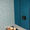 SARA GRANDE五反田(品川区/ラブホテル)の写真『501号室（入口玄関。テーブルがありケータリングなどの置き場所あり）』by 格付屋