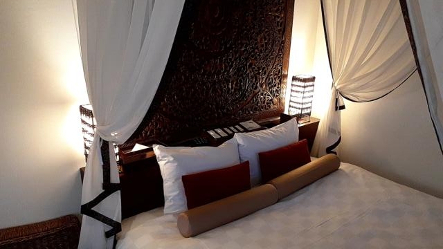 HOTEL Bali An Resort　新宿アイランド店(新宿区/ラブホテル)の写真『624号室ベッドの天蓋』by 春風拳