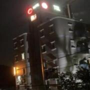 ホテル リバーサイド(福島市/ラブホテル)の写真『夜の外観』by まさおJリーグカレーよ