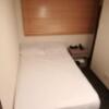 HOTEL Plaisir Akihabara(ホテルプレジール秋葉原)(千代田区/ラブホテル)の写真『202号室、入口から、即ベッドです。(22,6)』by キジ