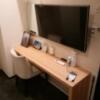 HOTEL Plaisir Akihabara(ホテルプレジール秋葉原)(千代田区/ラブホテル)の写真『202号室、TVと机です。(22,6)』by キジ