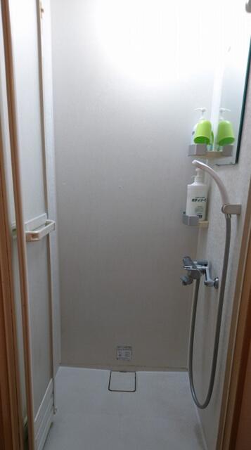 レンタルルーム ROOMS(新宿区/ラブホテル)の写真『３号室 － シャワールーム。水温・水圧問題なし。』by _Yama