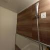 ホテル 小山 (KOYAMA）(新宿区/ラブホテル)の写真『203号室　浴室シャワーヘッドは壁向き。下段のシャワーフックが欠落している。』by angler