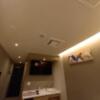 ホテル 小山 (KOYAMA）(新宿区/ラブホテル)の写真『203号室　ベットの上に天井照明はなく、間接照明。眩しくない。』by angler