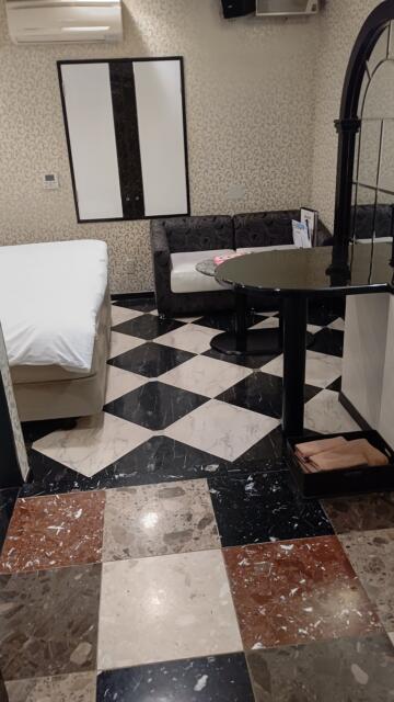 HOTEL EXE（エグゼ）(台東区/ラブホテル)の写真『212号室 部屋入口から』by エロスケ魔神