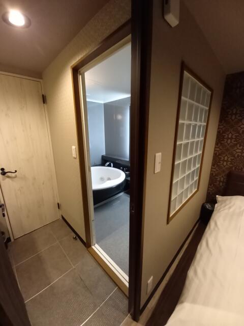 HOTEL ALLURE（アリュール）(渋谷区/ラブホテル)の写真『102号室　浴室』by angler