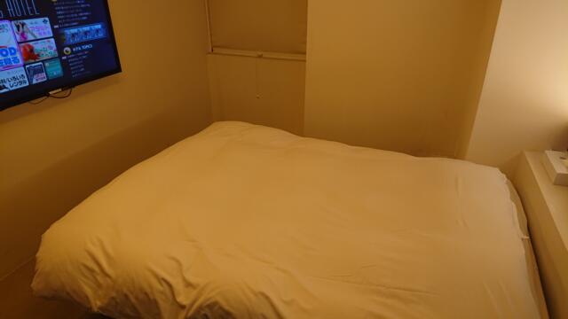 ヒルズホテル五反田(品川区/ラブホテル)の写真『708号室 ベッド』by 舐めたろう
