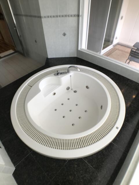 HOTEL Ciel (シエル)沼津(沼津市/ラブホテル)の写真『405号室　浴槽』by ま〜も〜る〜