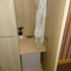 HOTEL SENSE(センス)(新宿区/ラブホテル)の写真『207号室（持ち込み用冷蔵庫は極小でクローゼットの下）』by 格付屋