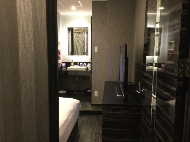 ホテル ZERO Ⅱ’(渋谷区/ラブホテル)の写真『212号室 前室から見た室内』by ACB48