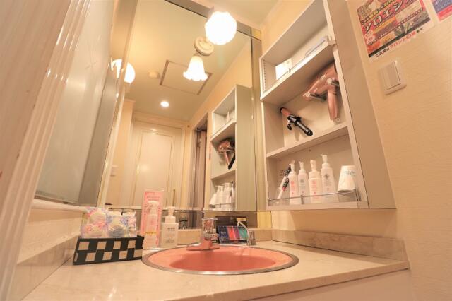ホテル シルクロード(東大阪市/ラブホテル)の写真『306号室洗面台（ホテル関係者の提供）』by さかみち（運営スタッフ）